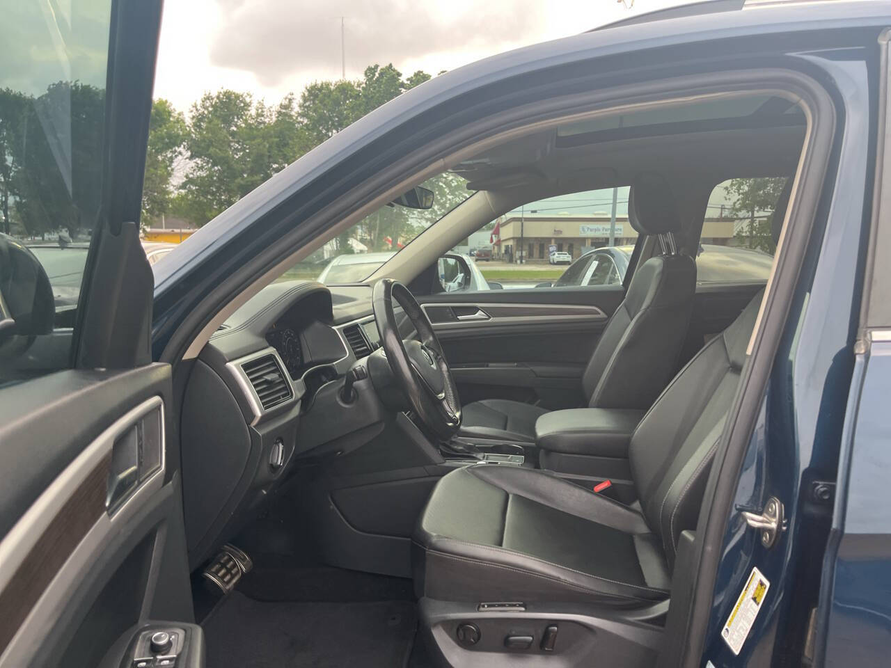 Vehicle image 7 of 13