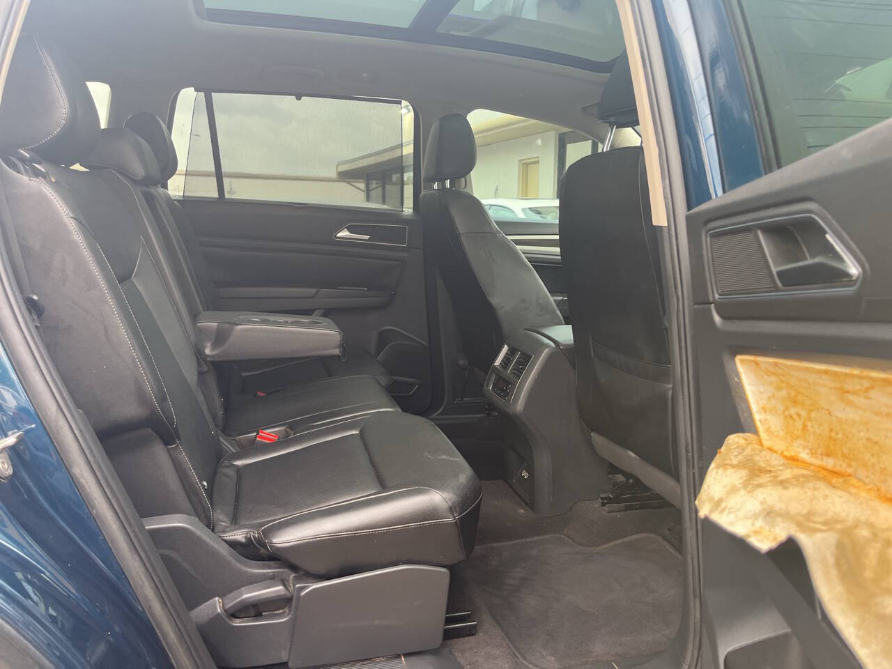 Vehicle image 10 of 13