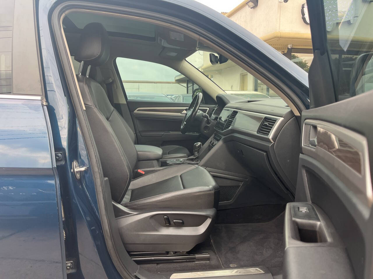 Vehicle image 12 of 13
