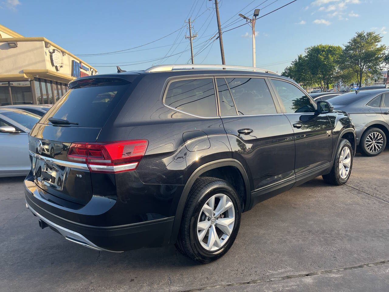 2019 Volkswagen Atlas 3.6L V6 SE Image 3 of 20