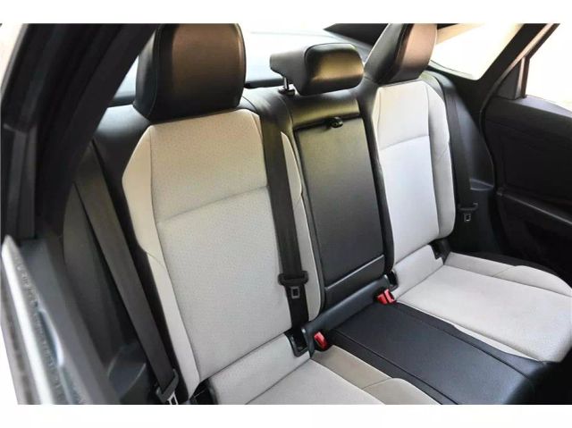 Vehicle image 17 of 27