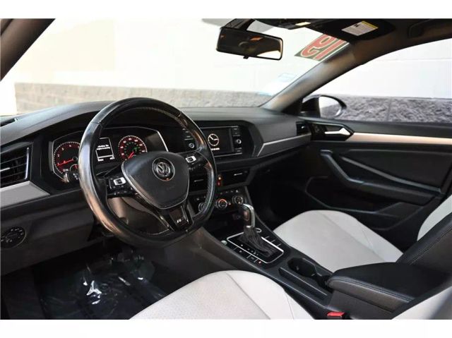 Vehicle image 11 of 27