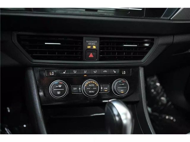 Vehicle image 25 of 27