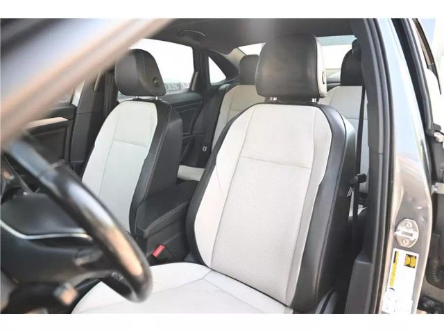 Vehicle image 13 of 27