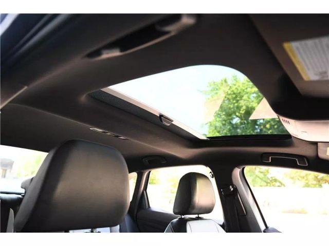 Vehicle image 21 of 27