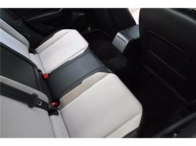 Vehicle image 18 of 27
