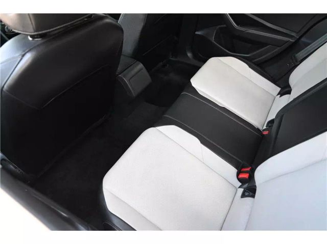 Vehicle image 15 of 27