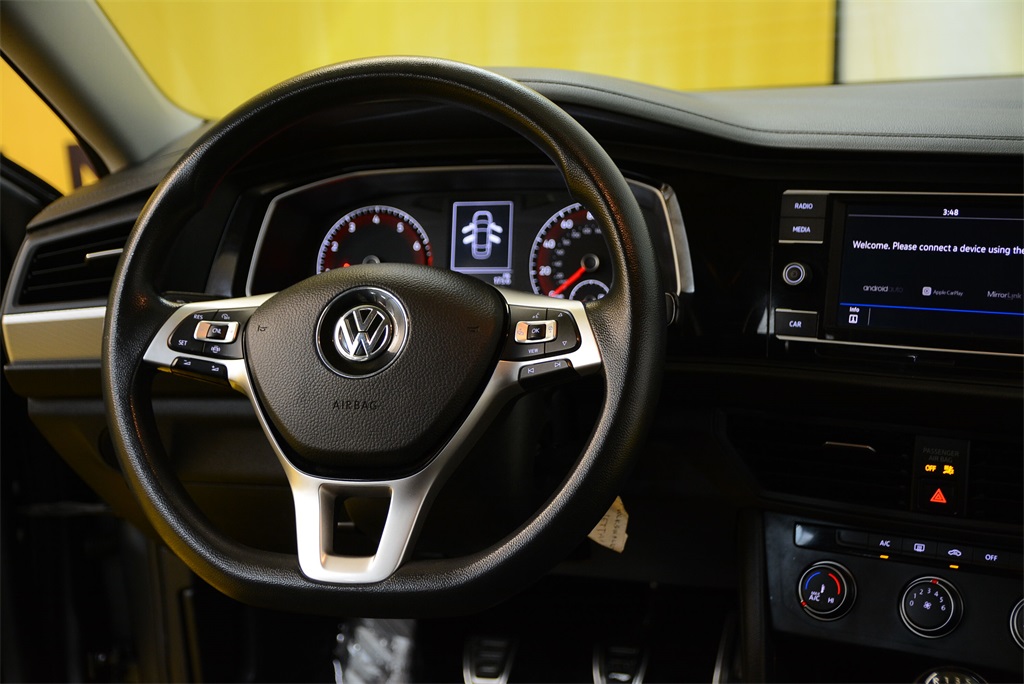 Vehicle image 15 of 31