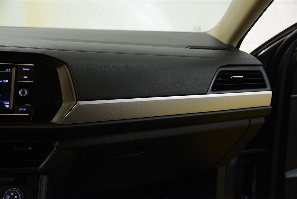 Vehicle image 16 of 31