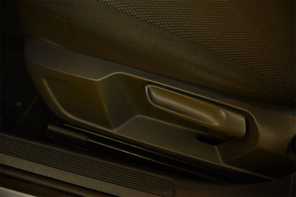 Vehicle image 13 of 31
