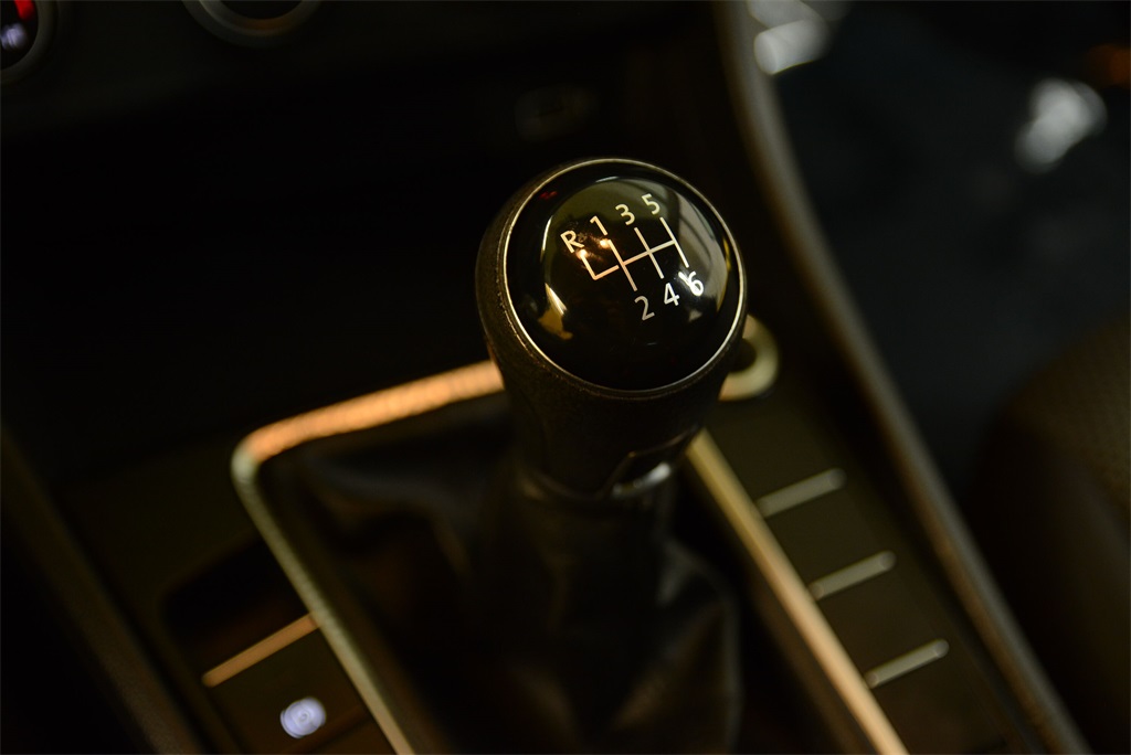 Vehicle image 24 of 31