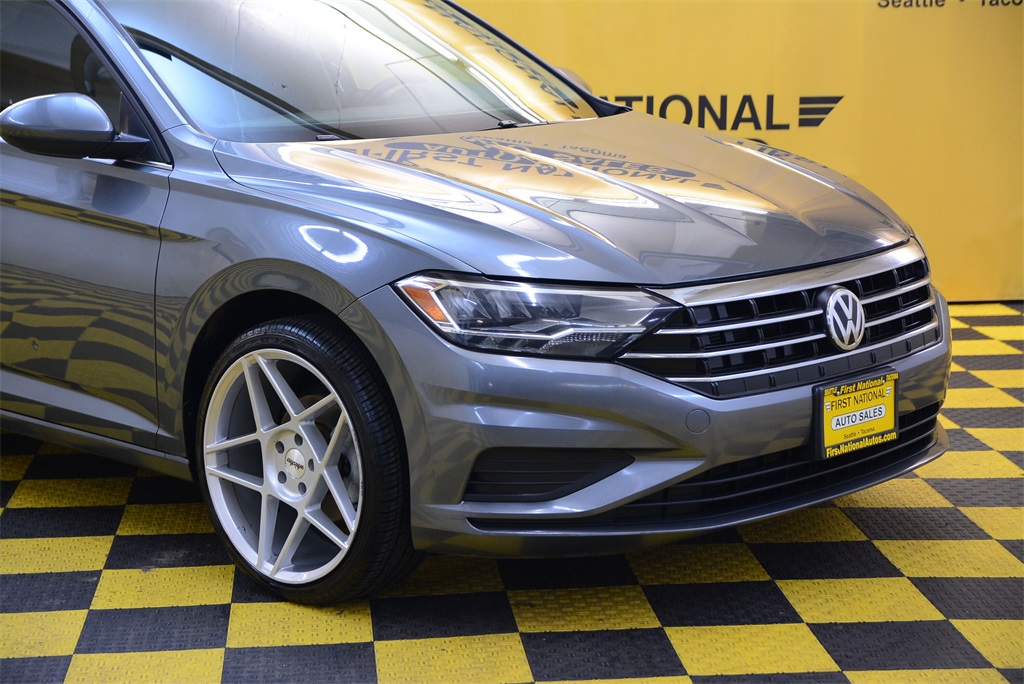 Vehicle image 4 of 31