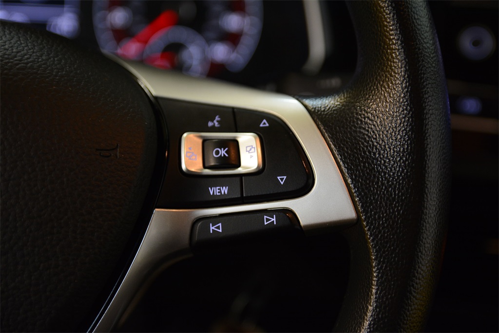 Vehicle image 18 of 31