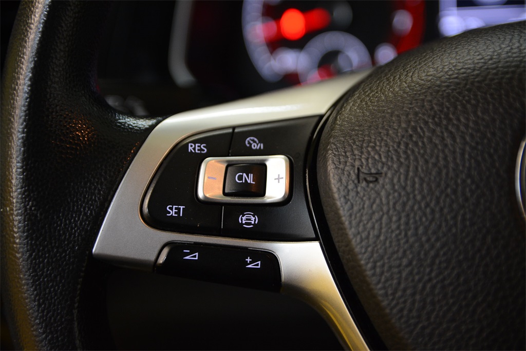 Vehicle image 17 of 31