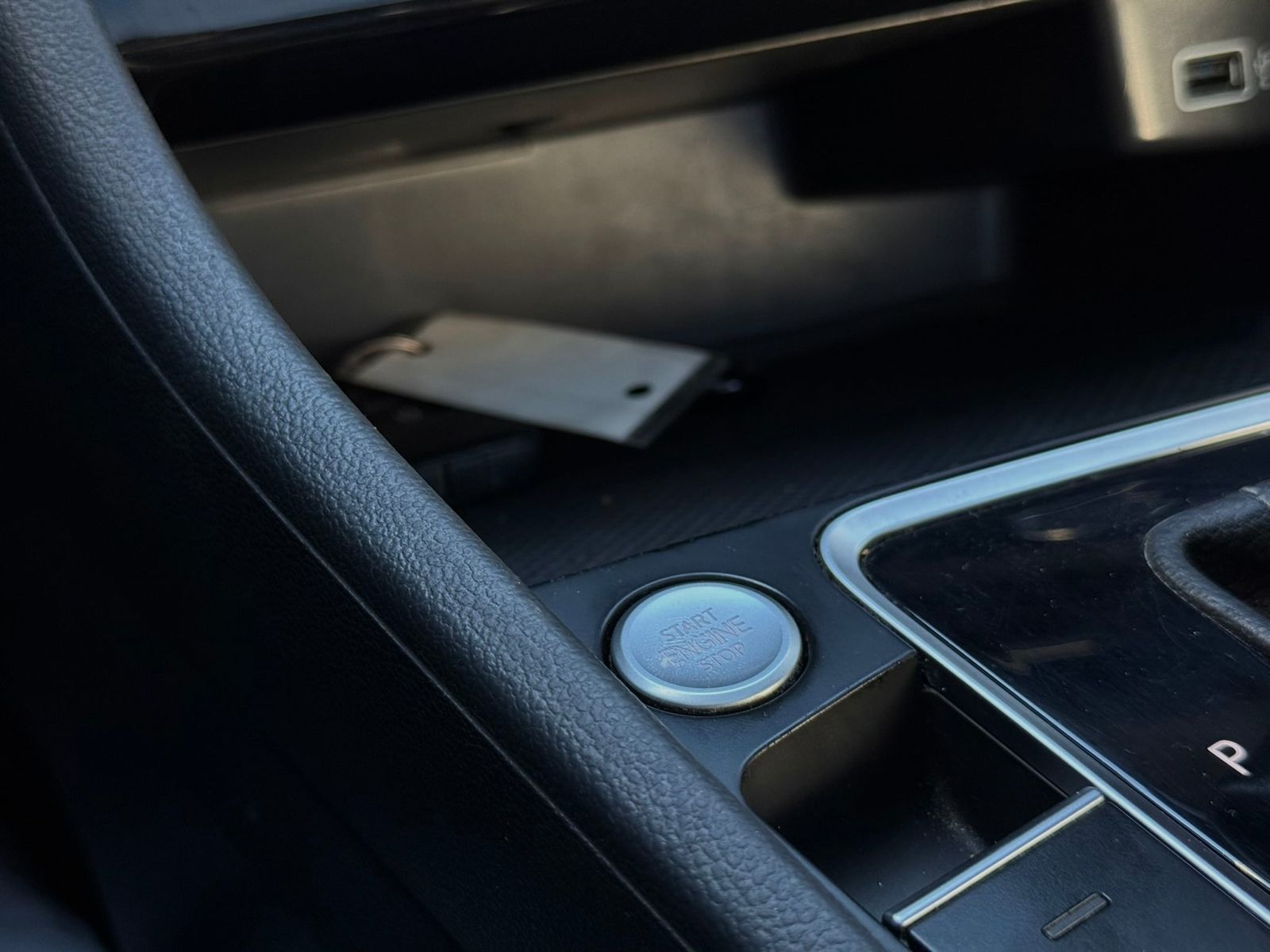 Vehicle image 22 of 44