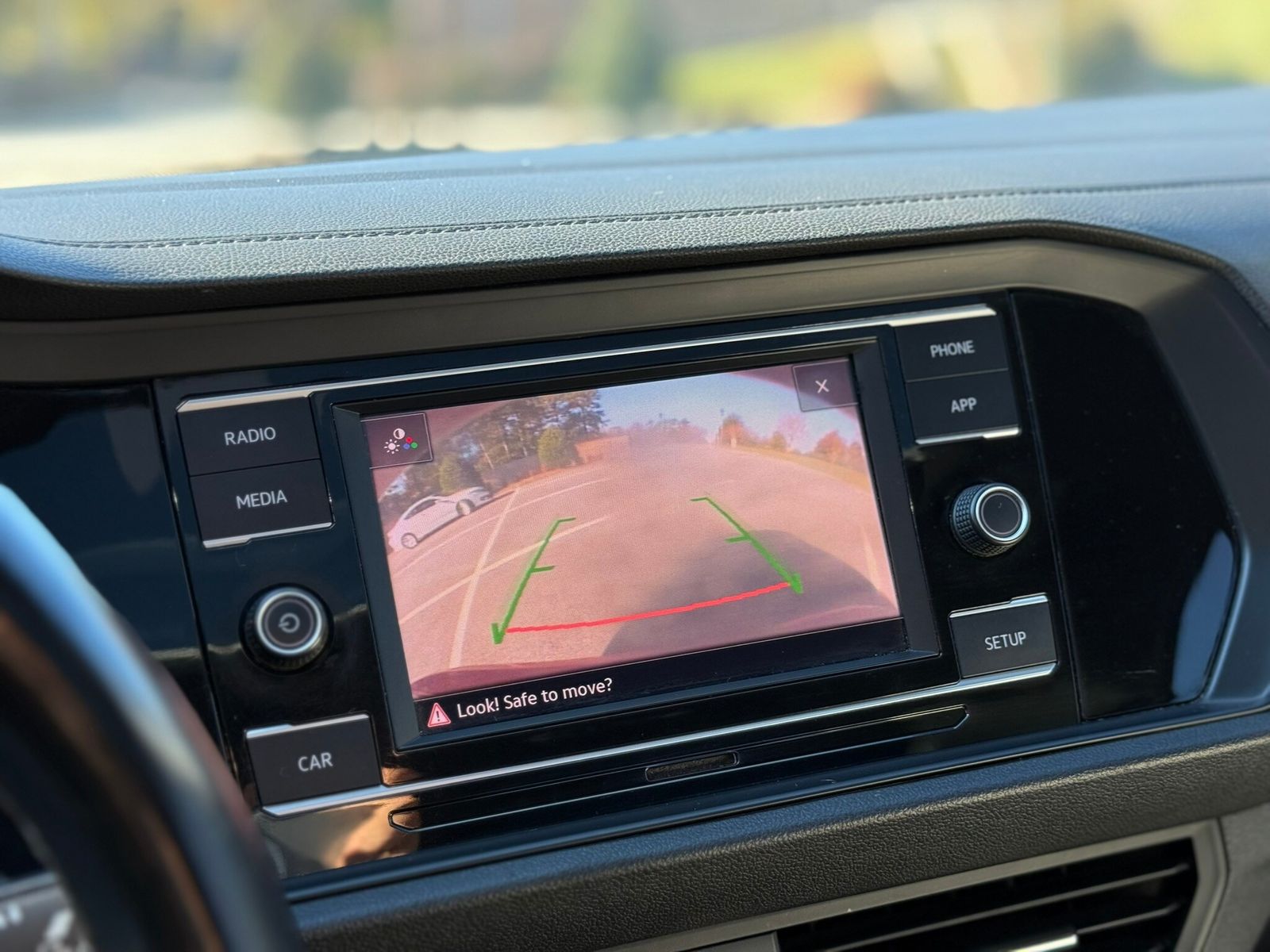 Vehicle image 18 of 44