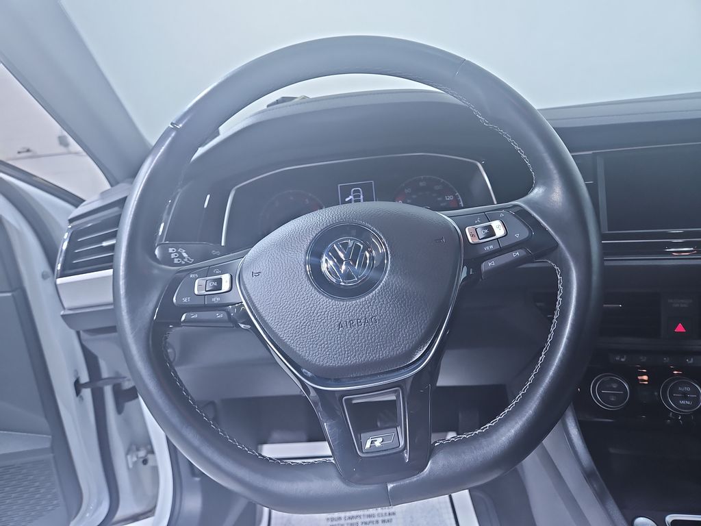 Vehicle image 15 of 30
