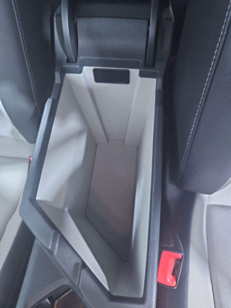 Vehicle image 26 of 30