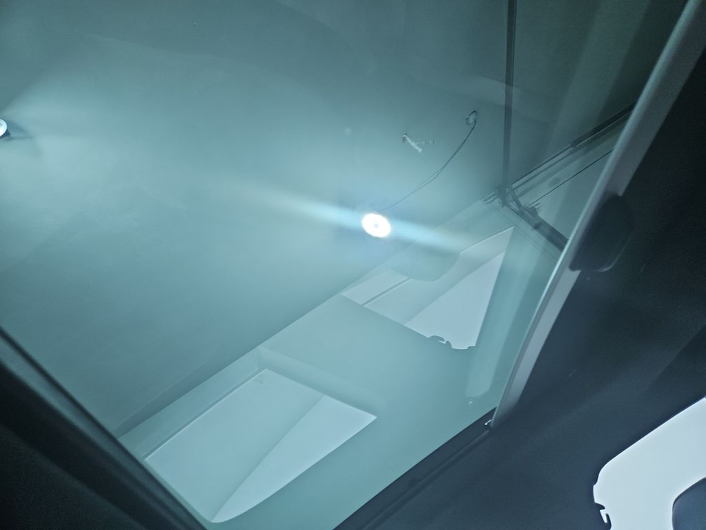 Vehicle image 21 of 30