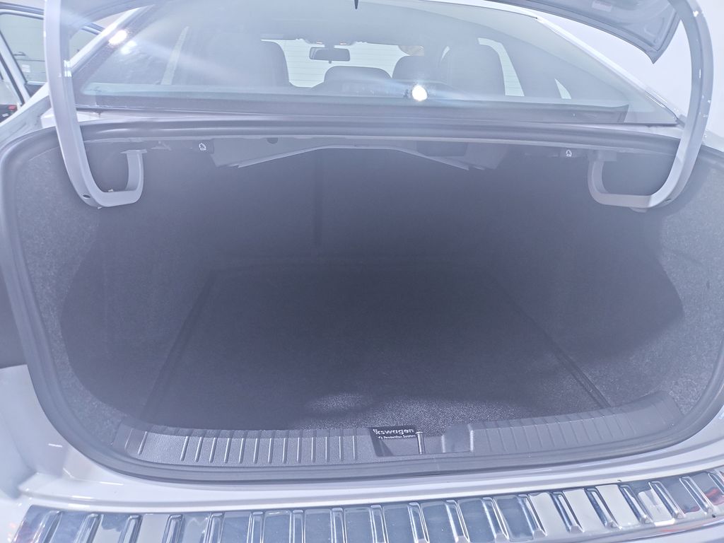 Vehicle image 23 of 30