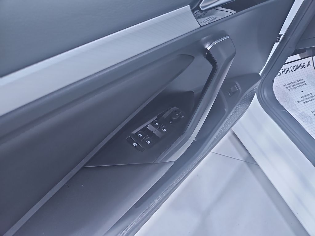 Vehicle image 12 of 30