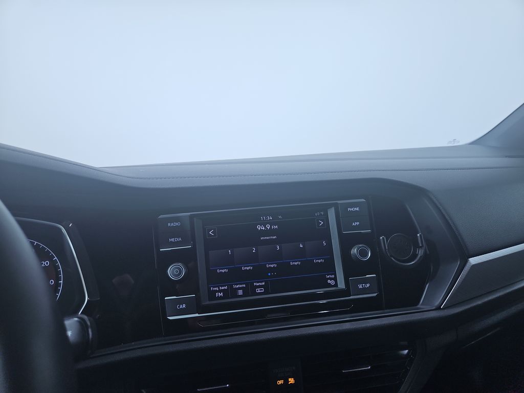 Vehicle image 18 of 30