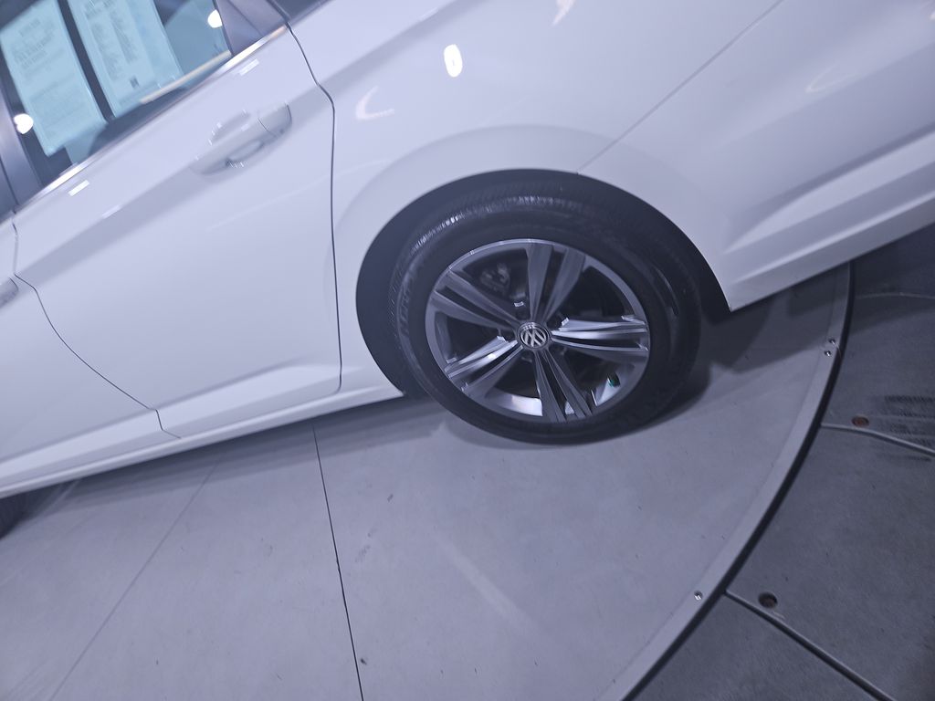Vehicle image 9 of 30