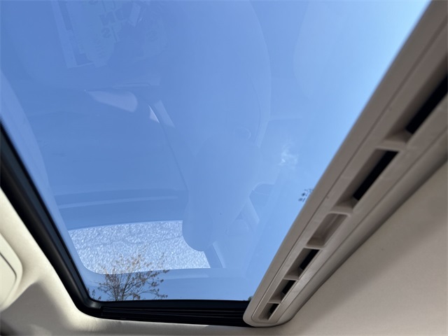 Vehicle image 19 of 35