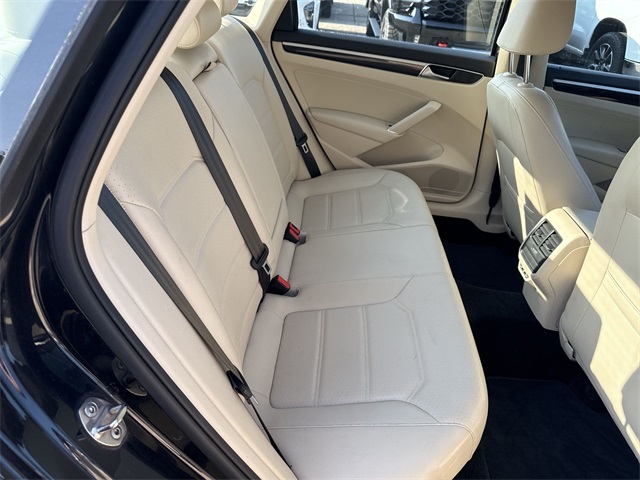 Vehicle image 27 of 35