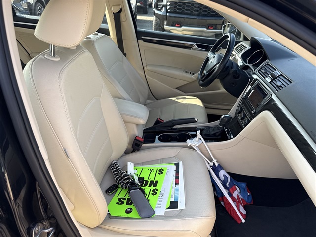 Vehicle image 28 of 35