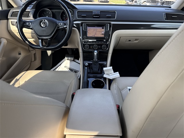 Vehicle image 21 of 35