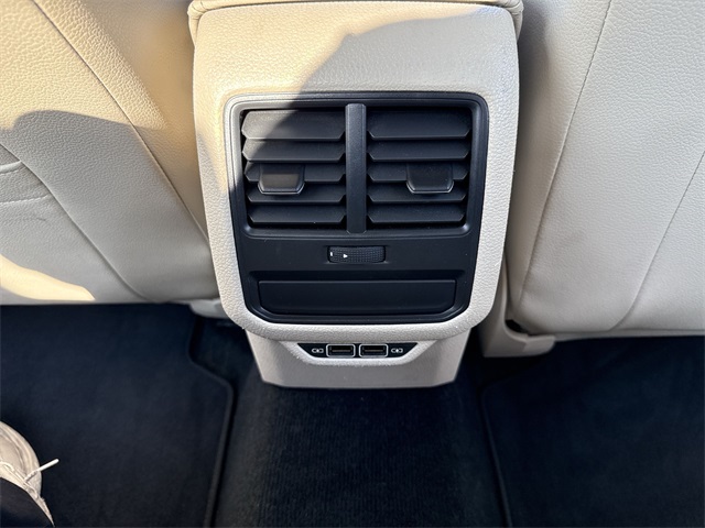 Vehicle image 22 of 35