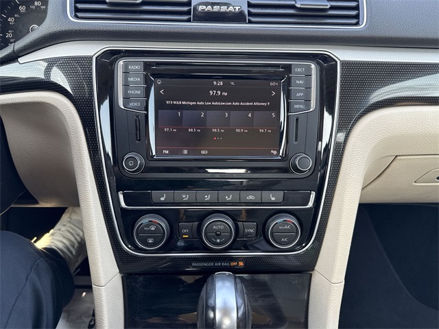 Vehicle image 13 of 35