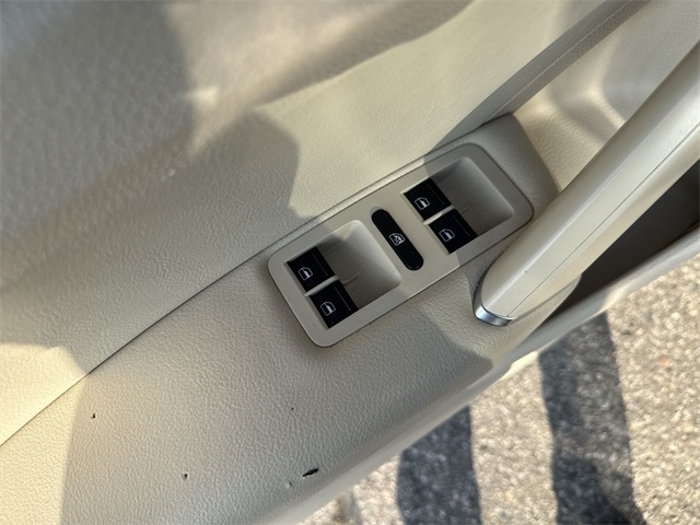 Vehicle image 24 of 35
