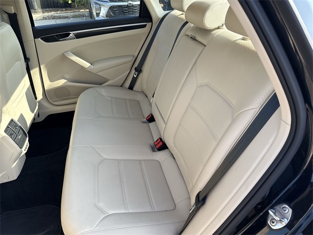 Vehicle image 25 of 35