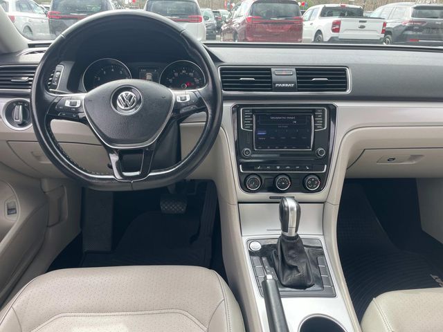 2019 Volkswagen Passat 2.0T Wolfsburg Edition Image 16 of 36