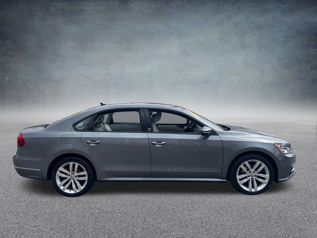 2019 Volkswagen Passat 2.0T Wolfsburg Edition Image 4 of 36