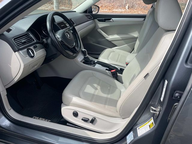 2019 Volkswagen Passat 2.0T Wolfsburg Edition Image 20 of 36