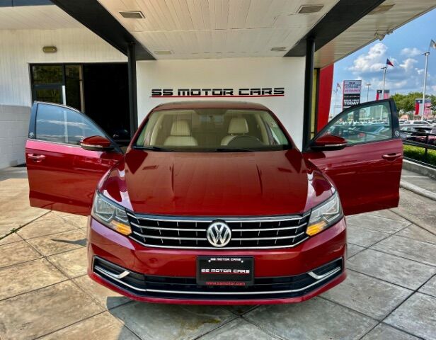 2019 Volkswagen Passat 2.0T Wolfsburg Edition Image 2 of 17