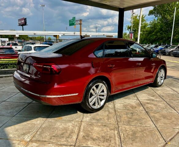 2019 Volkswagen Passat 2.0T Wolfsburg Edition Image 4 of 17