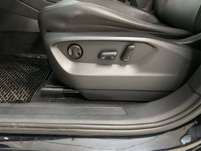 2019 Volkswagen Tiguan SE Image 14 of 28