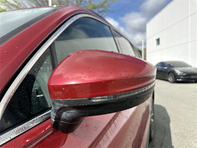 Vehicle image 10 of 25
