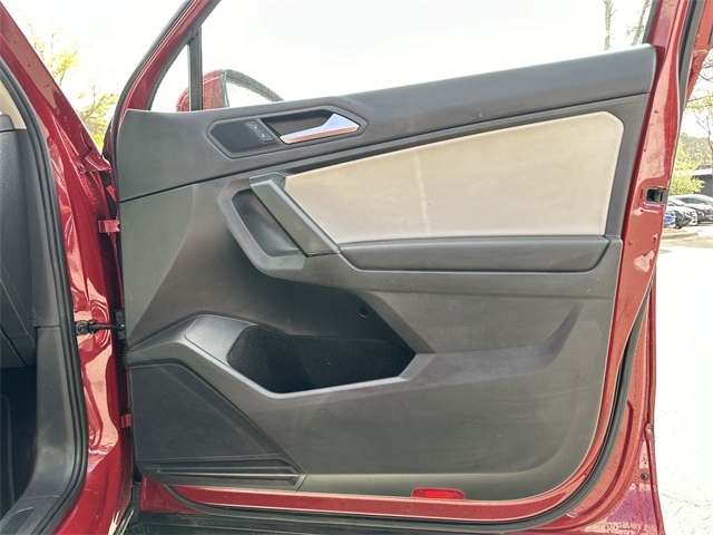Vehicle image 24 of 25