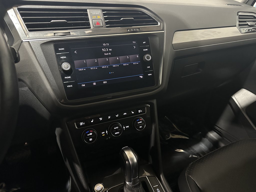 Vehicle image 19 of 43