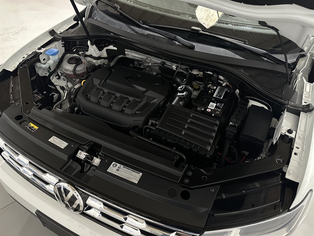 Vehicle image 37 of 43