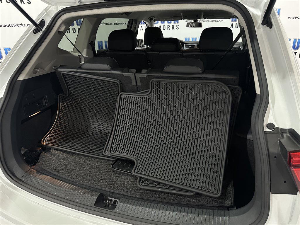 Vehicle image 36 of 43