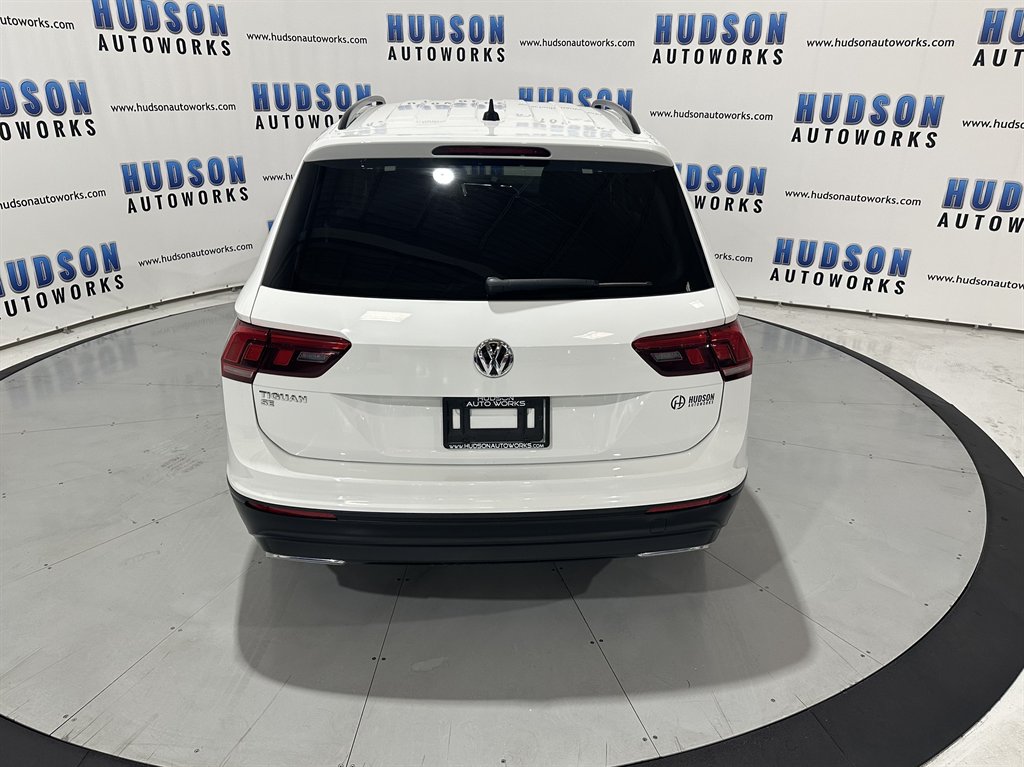 Vehicle image 9 of 43