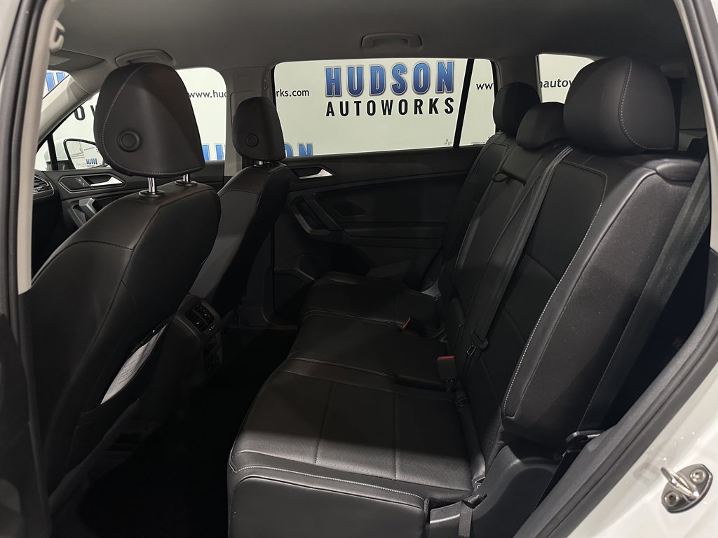 Vehicle image 24 of 43