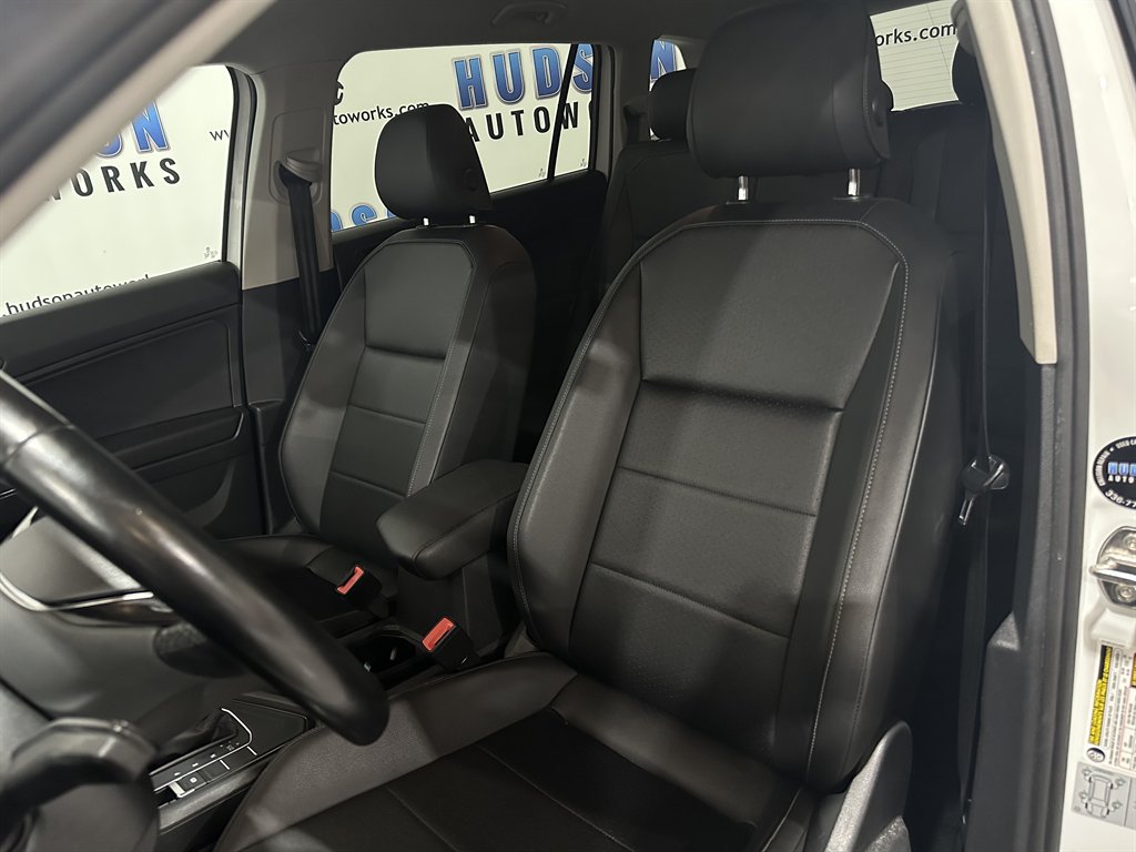 Vehicle image 14 of 43