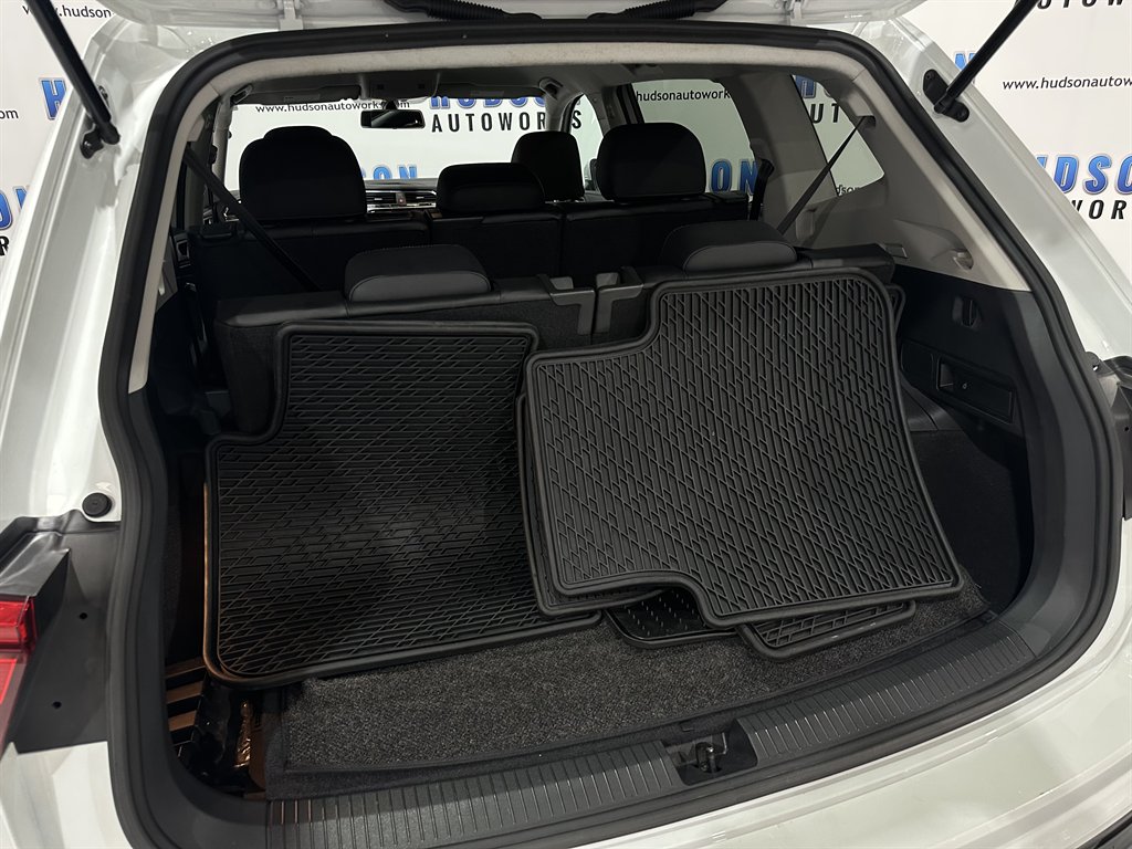 Vehicle image 34 of 43
